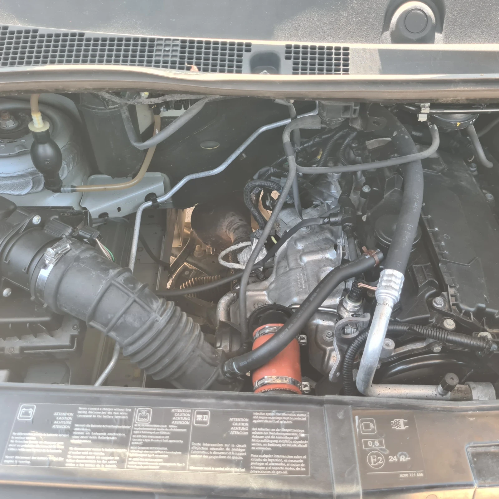 Renault Master 3.85 метра каросерия, снимка 15 - Бусове и автобуси - 54680212