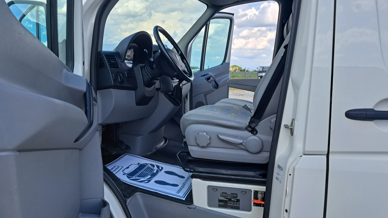 VW Crafter 155000км!!!ПАДАЩ БОРД/КЛИМАТРОНИК/АВТОПИЛОТ/БЛУТУТ, снимка 8 - Бусове и автобуси - 54825970