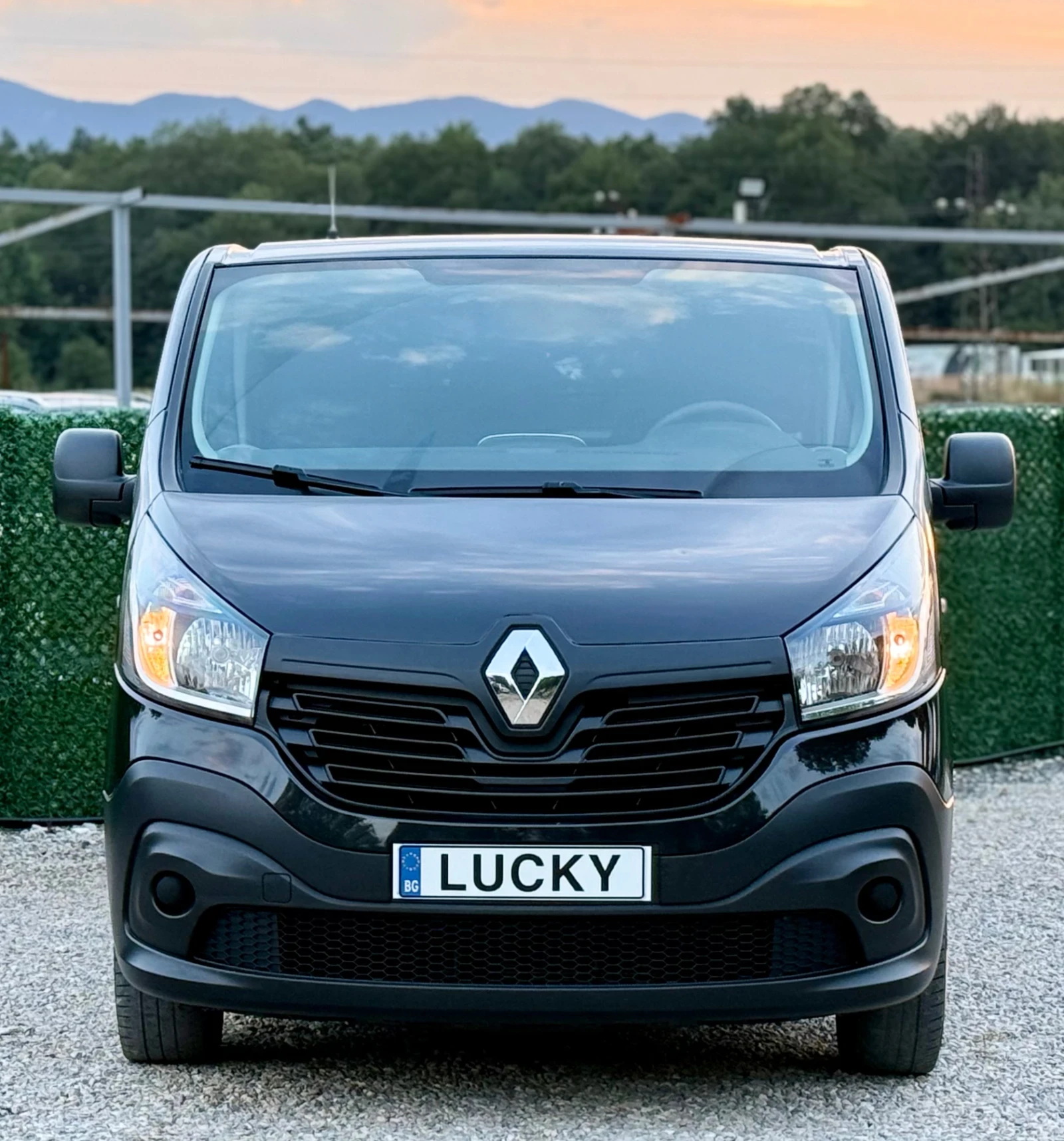 Renault Trafic 1.6DCi MAXI, снимка 2 - Бусове и автобуси - 55335285