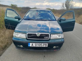 Skoda Octavia 1.6 i, снимка 1
