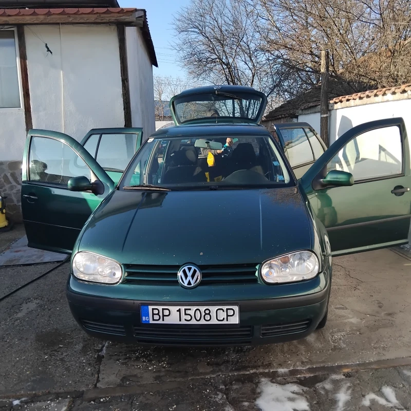 VW Golf, снимка 1 - Автомобили и джипове - 48729197