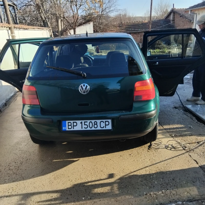 VW Golf, снимка 4 - Автомобили и джипове - 48729197