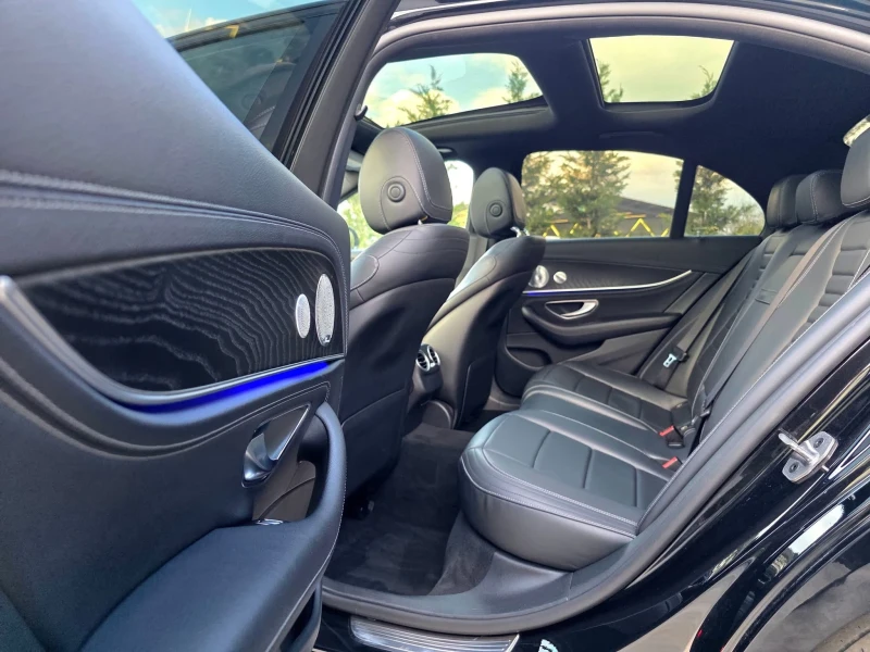 Mercedes-Benz E 220 D FULL AMG LINE ПАНОРАМА BURMEISTER ЛИЗИНГ 100%, снимка 17 - Автомобили и джипове - 49777726