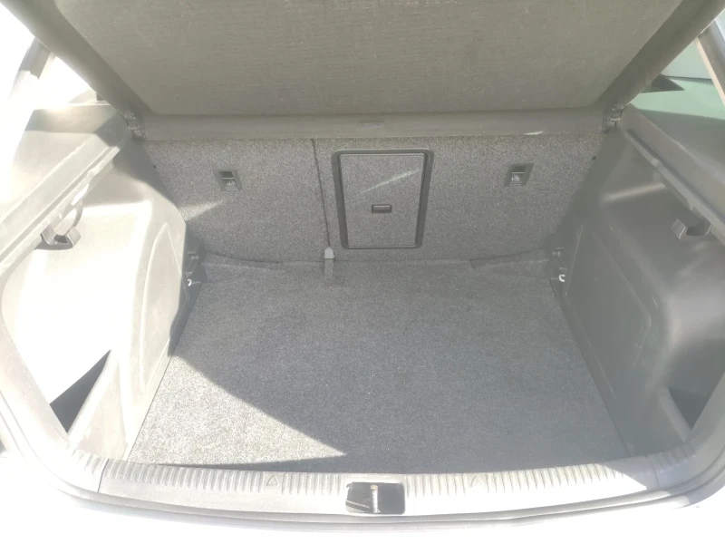 Skoda Rapid Edition , снимка 16 - Автомобили и джипове - 52287209