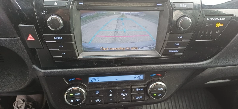 Toyota Corolla 1.4 D-4D, снимка 15 - Автомобили и джипове - 52690776