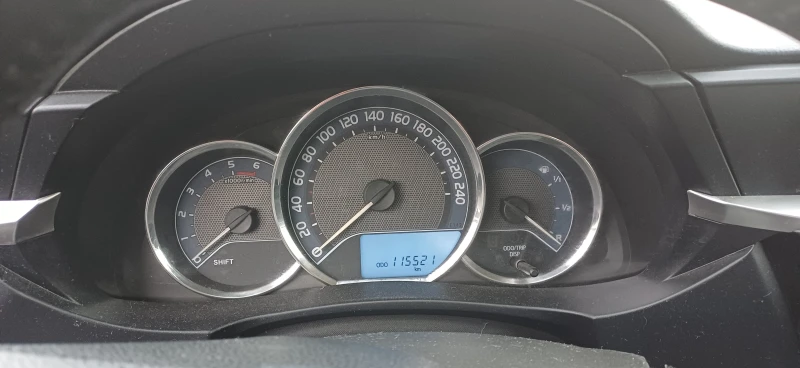 Toyota Corolla 1.4 D-4D, снимка 12 - Автомобили и джипове - 52690776