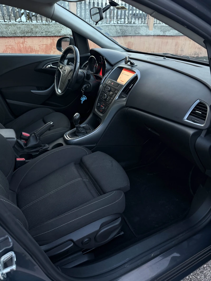 Opel Astra 1.7CDTI Navi/Подгрев, снимка 7 - Автомобили и джипове - 53034944