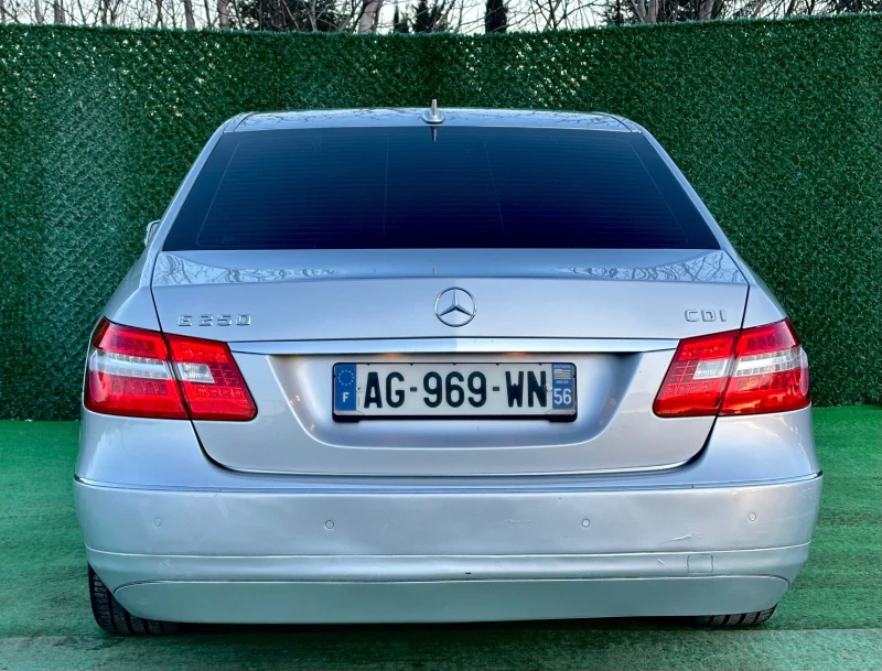 Mercedes-Benz E 250 E250 204ks PODGREV AVANGARD , снимка 4 - Автомобили и джипове - 53079454