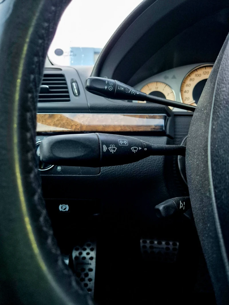Mercedes-Benz E 320, снимка 16 - Автомобили и джипове - 53145332