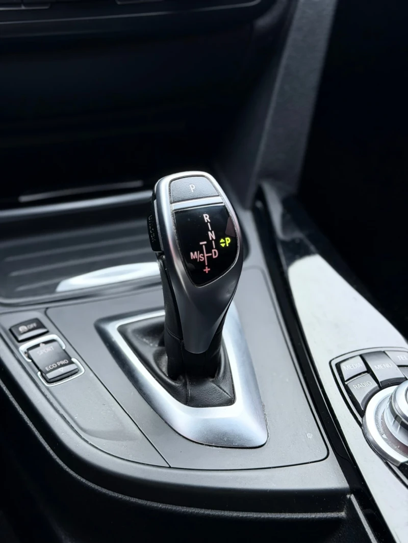 BMW 320, снимка 11 - Автомобили и джипове - 53249433