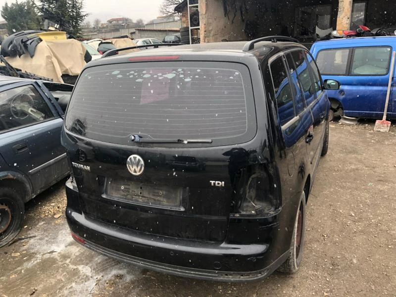 VW Touran 2br.1.9 BLS 1.6 i, снимка 3 - Автомобили и джипове - 35792677