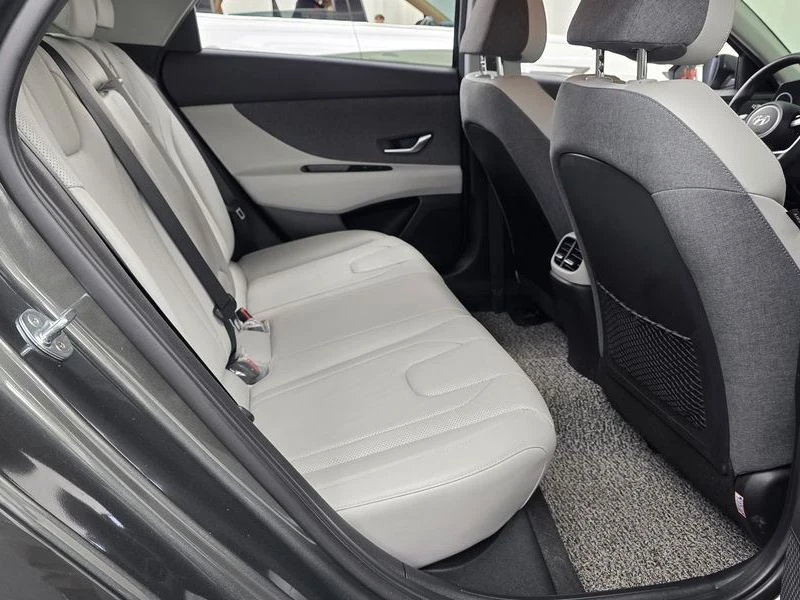 Hyundai Elantra 1.6| ВКЛ.ТЕХНОТЕСТ, снимка 11 - Автомобили и джипове - 55386240