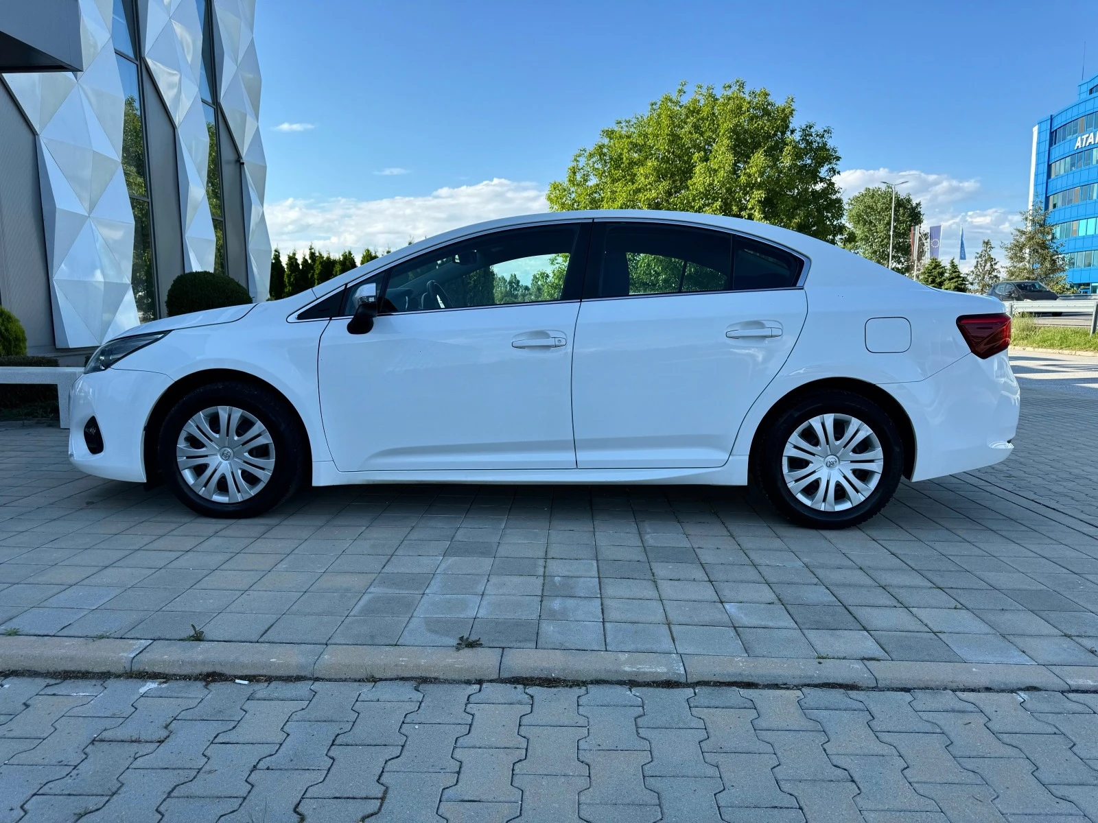 Toyota Avensis 1.8VVTI-ГАЗ.ИНЖЕКЦИОН-НАВИ-КЛИМАТРОНИК- - изображение 8