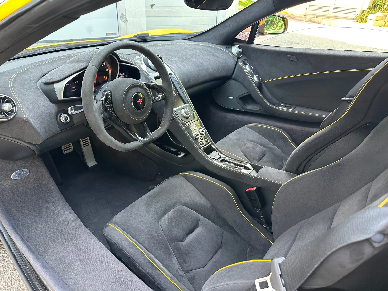 McLaren 650S  - изображение 9