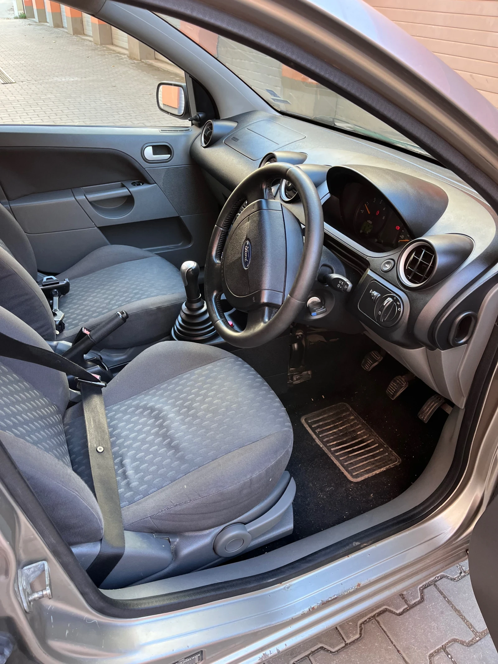 Ford Fiesta 1.4 TDCI десен волан | Mobile.bg — изображение 10