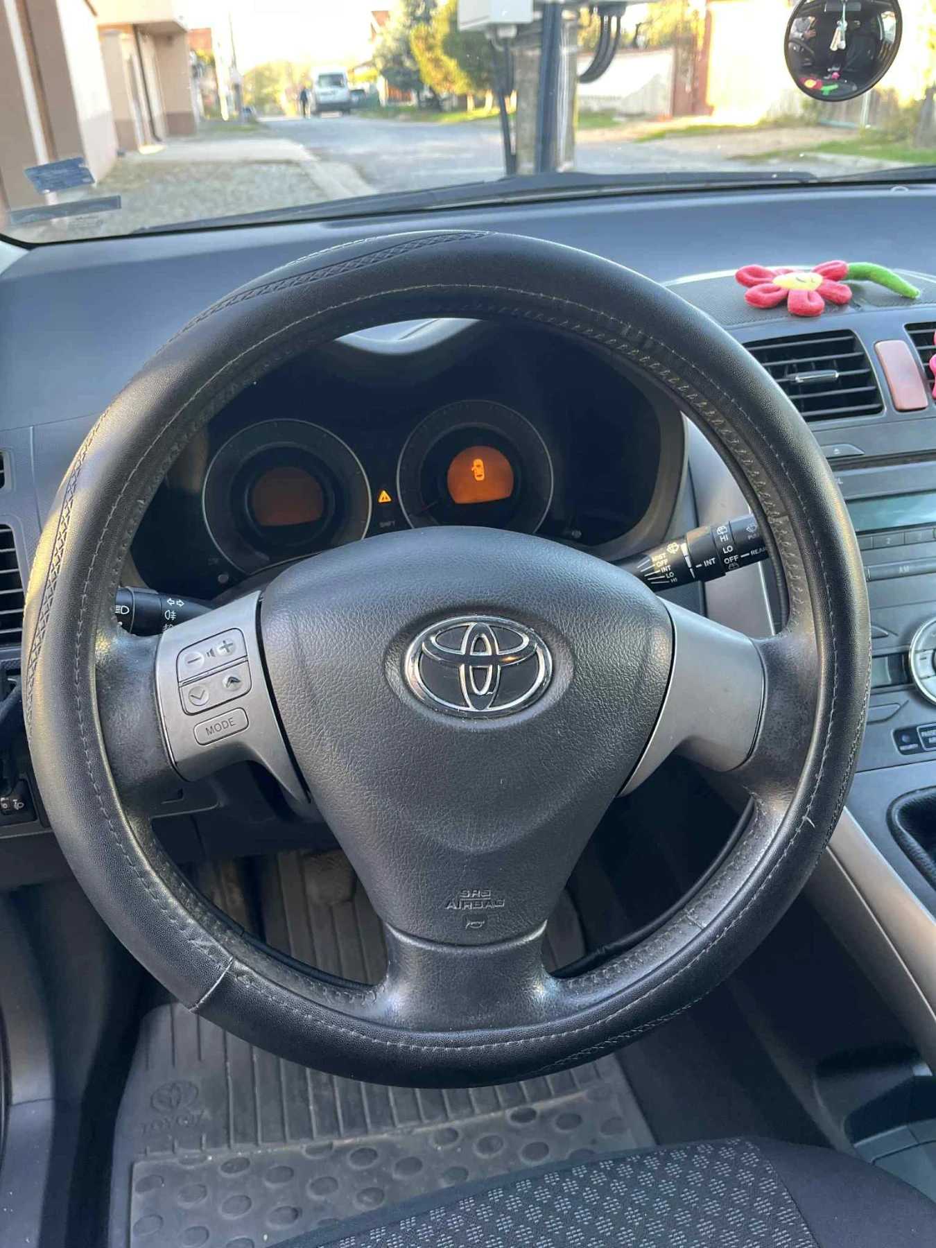 Toyota Auris  - изображение 5
