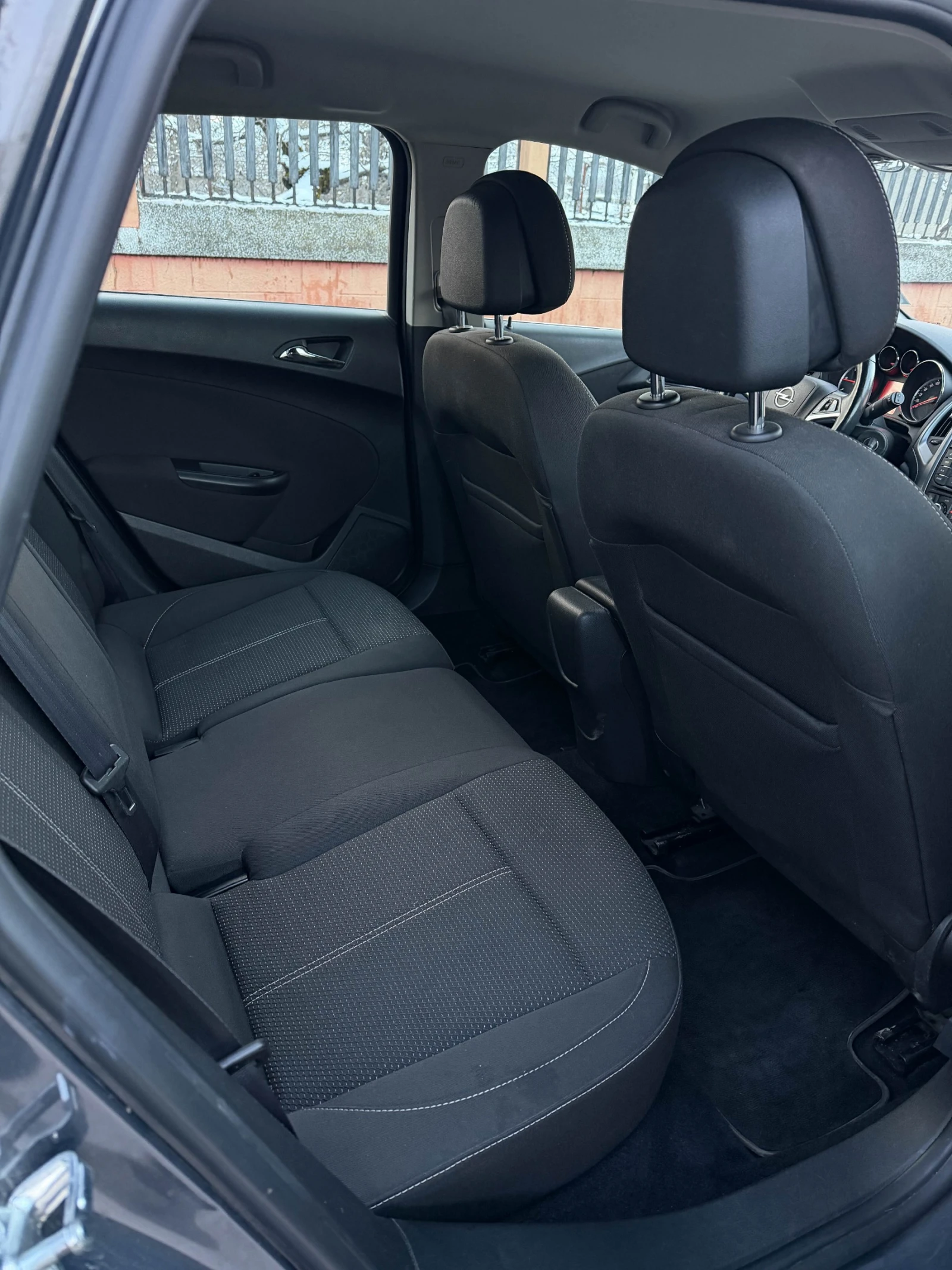 Opel Astra 1.7CDTI Navi/Подгрев - изображение 9