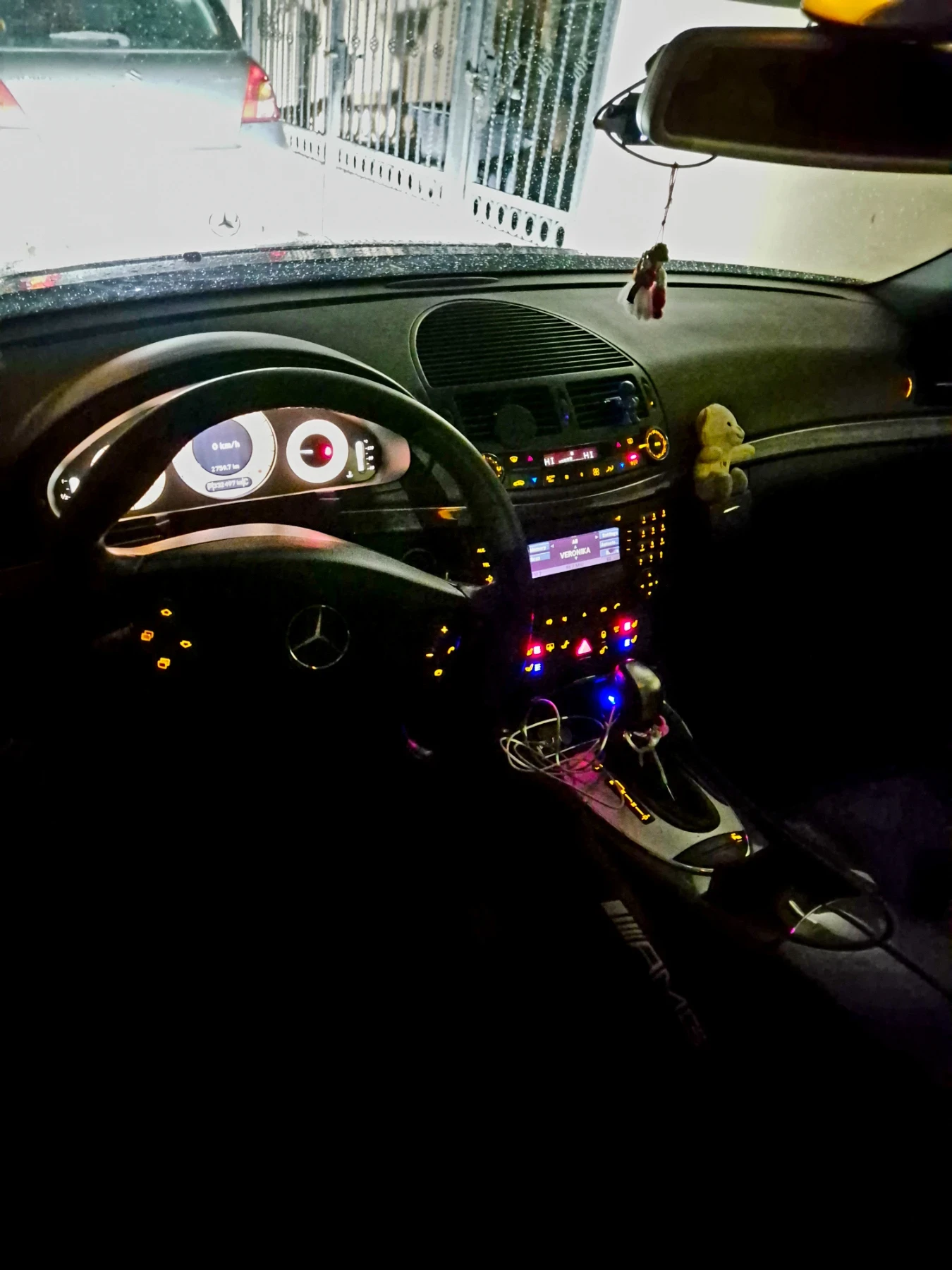 Mercedes-Benz E 320  - изображение 8