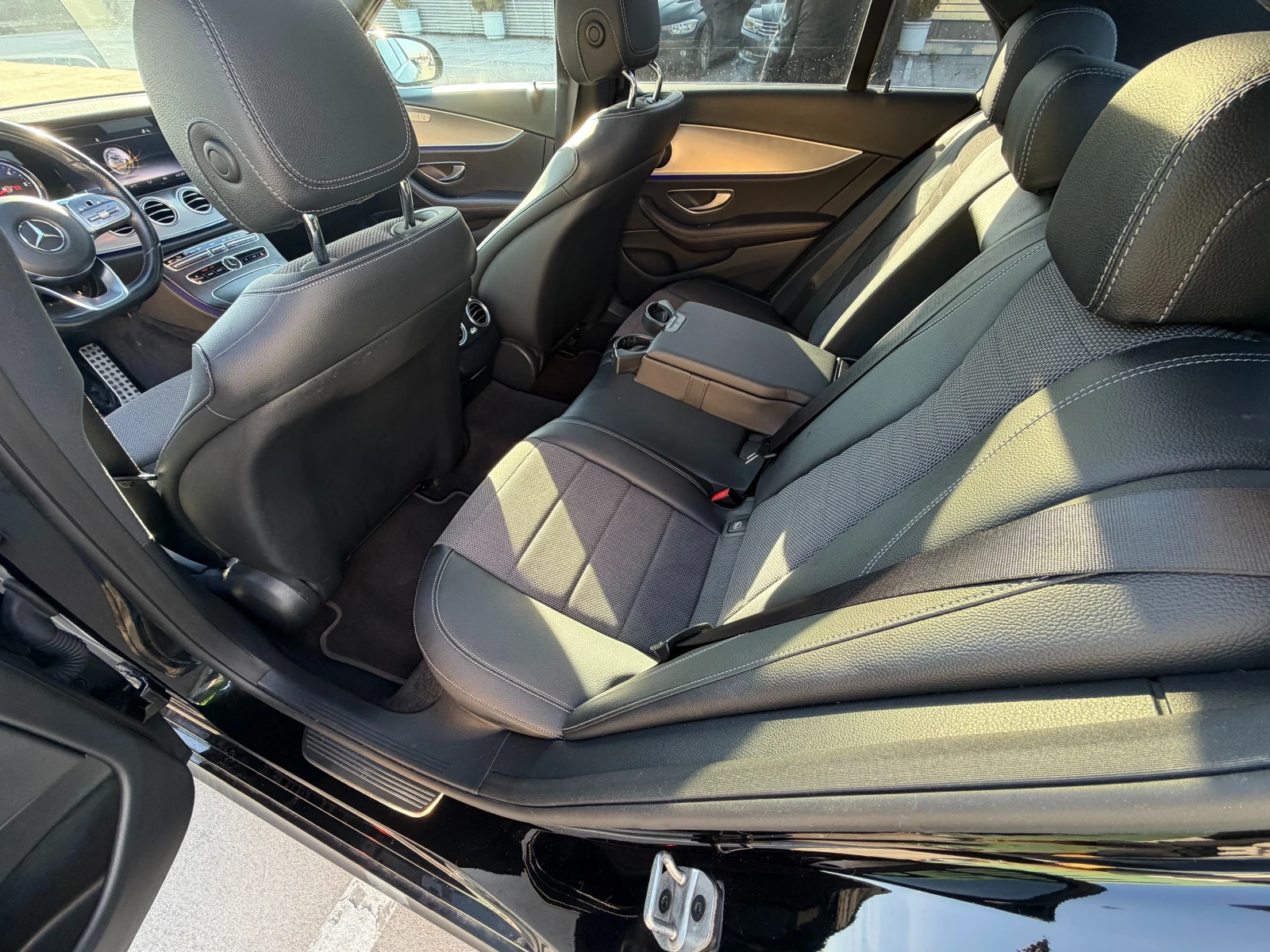 Mercedes-Benz E 350 AMG Line - изображение 8