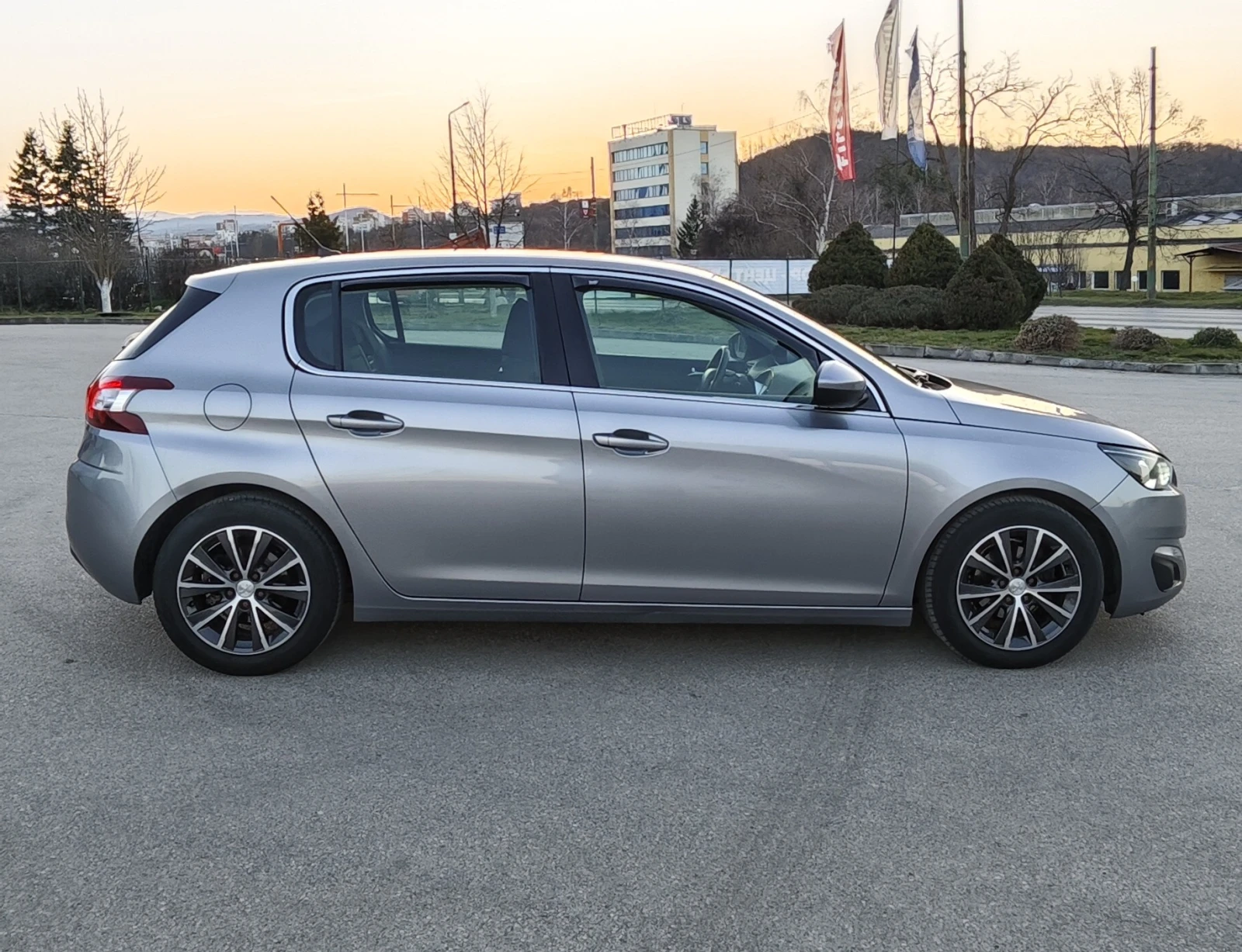 Peugeot 308 ALLURE 92к.с. Full LED - изображение 8