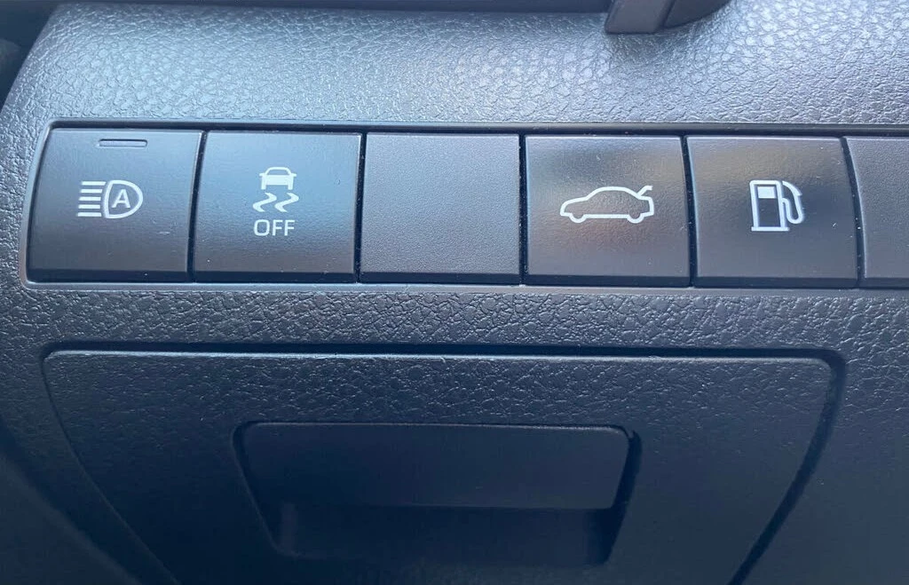 Toyota Camry XSE* FULL* АвтоКредит* (ЦЕНА ДО БГ), снимка 14 - Автомобили и джипове - 53838028