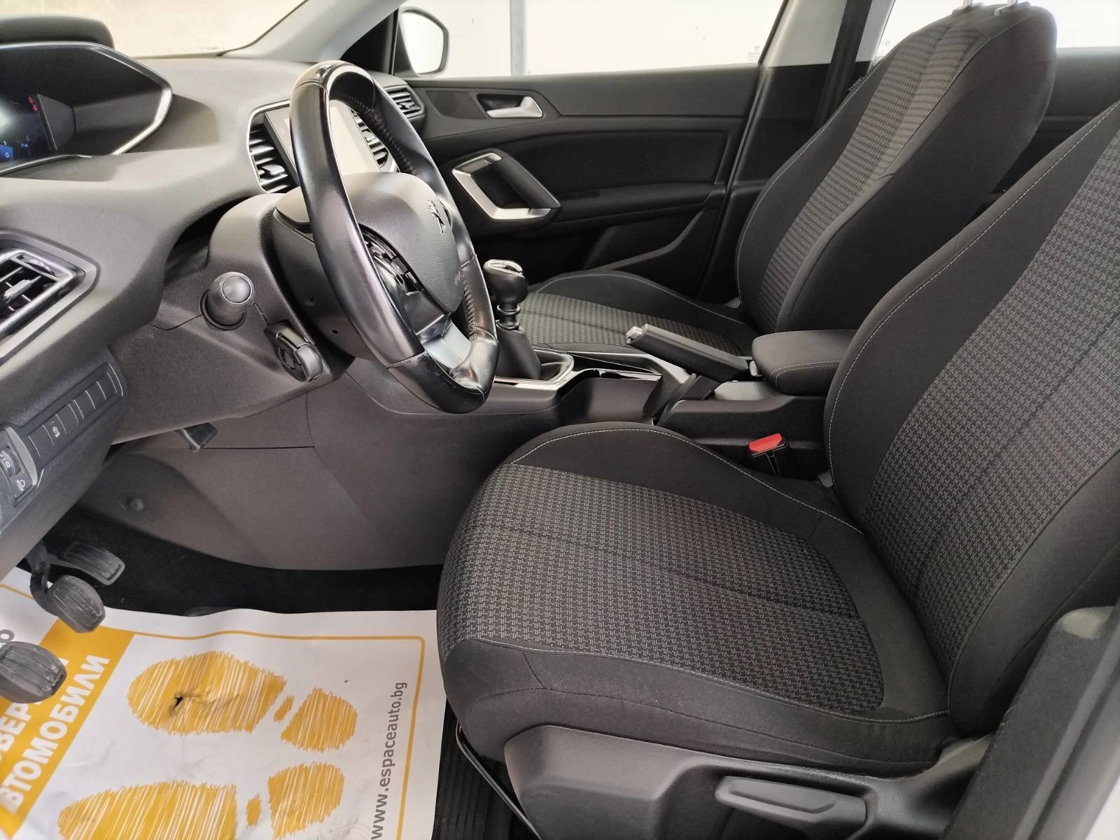 Peugeot 308 1.5 BlueHDI 102 BVM6, снимка 15 - Автомобили и джипове - 54149561