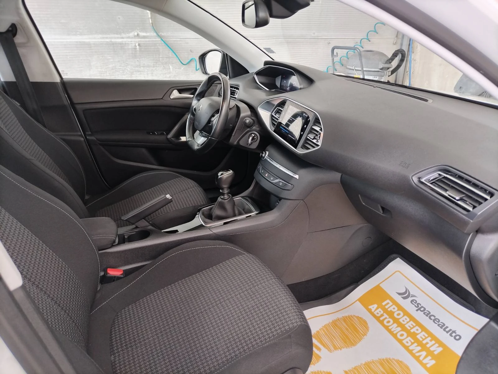 Peugeot 308 1.5 BlueHDI 102 BVM6, снимка 14 - Автомобили и джипове - 54149561