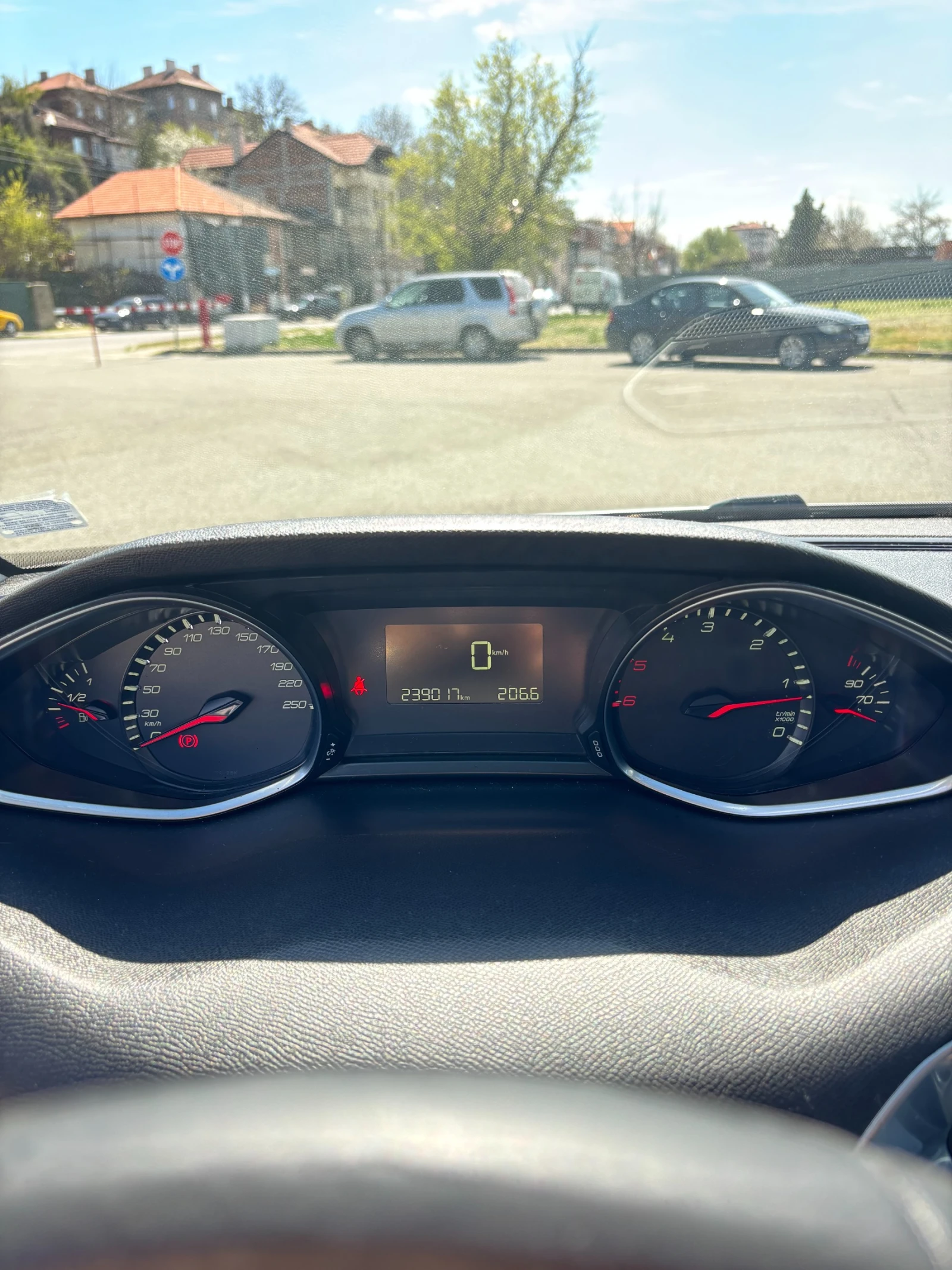 Peugeot 308 1.6 BlueHDI, снимка 15 - Автомобили и джипове - 54160649