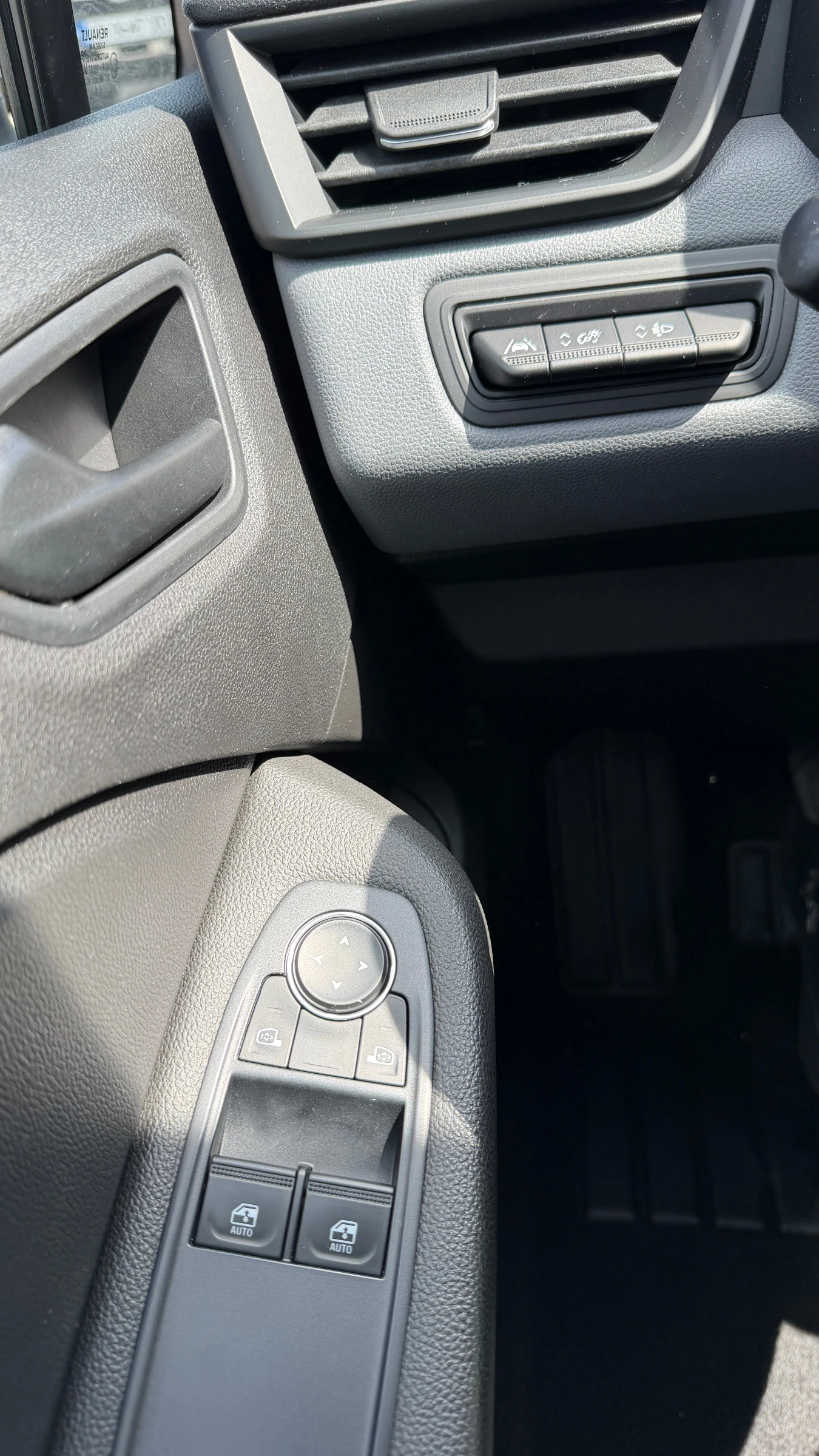 Renault Clio Life 1.0 i ����� ���������� �� �������� | Mobile.bg � ����������� 14