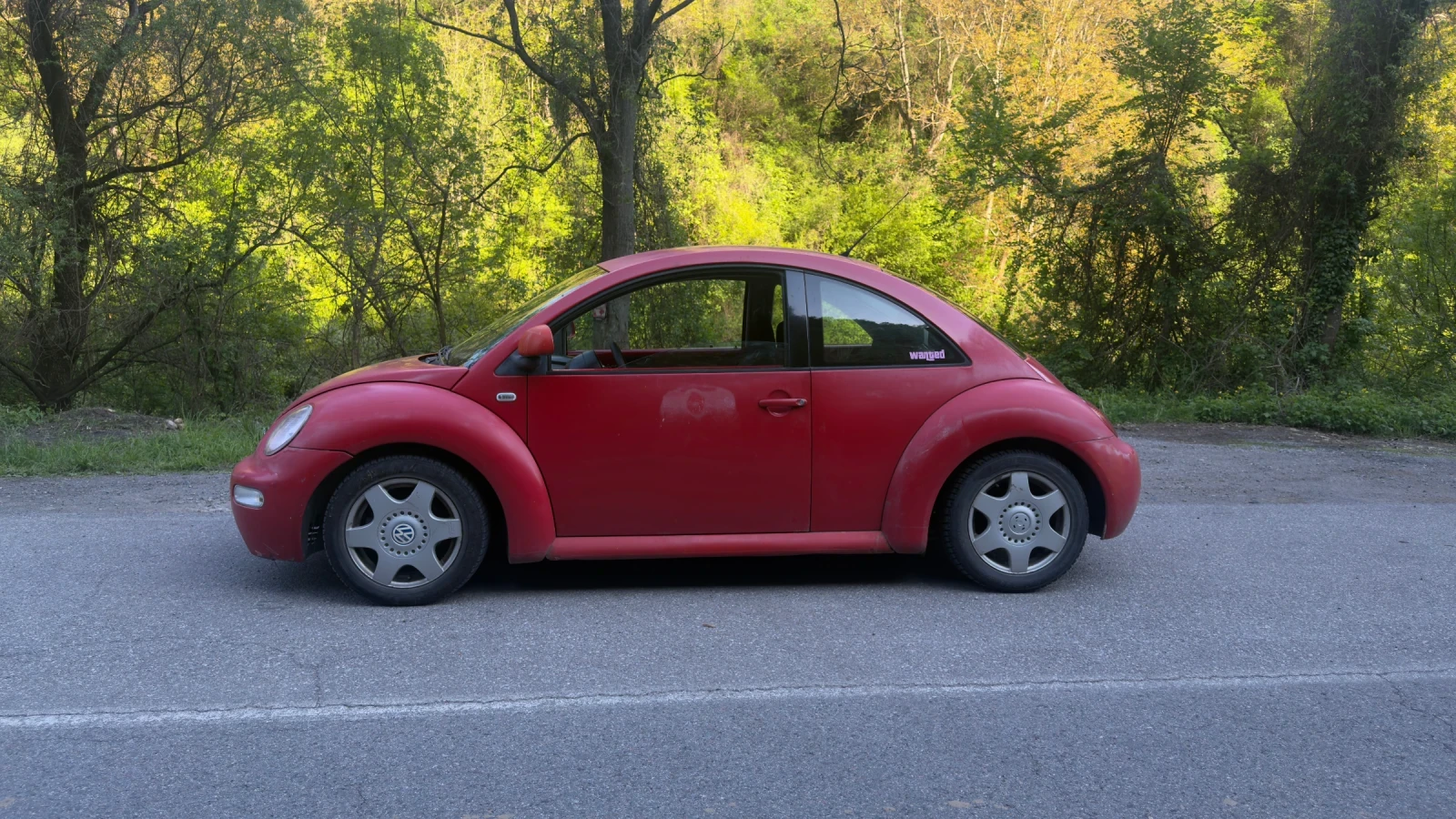 VW Beetle 2.0, снимка 6 - Автомобили и джипове - 54585859