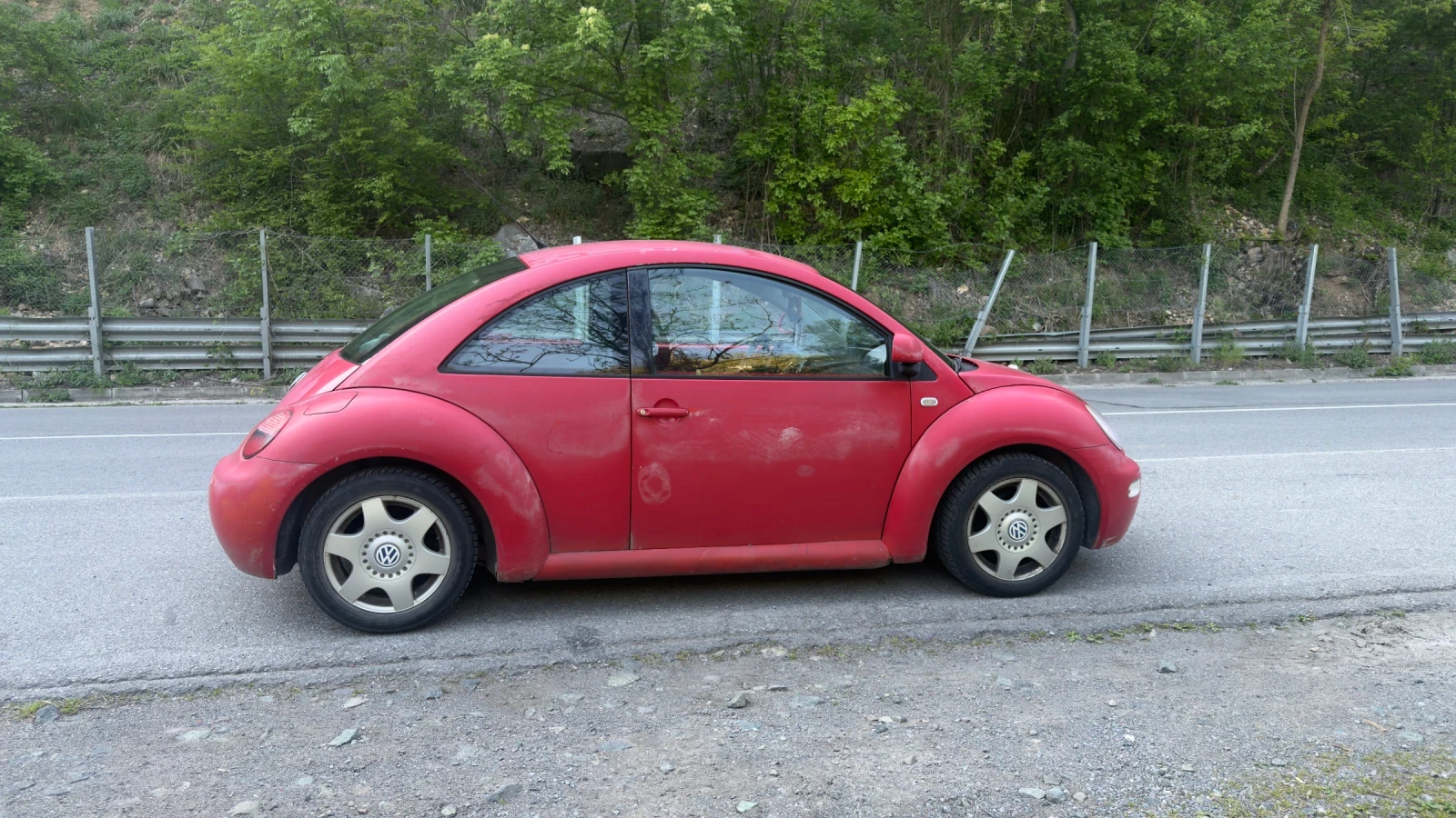 VW Beetle 2.0, снимка 4 - Автомобили и джипове - 54585859