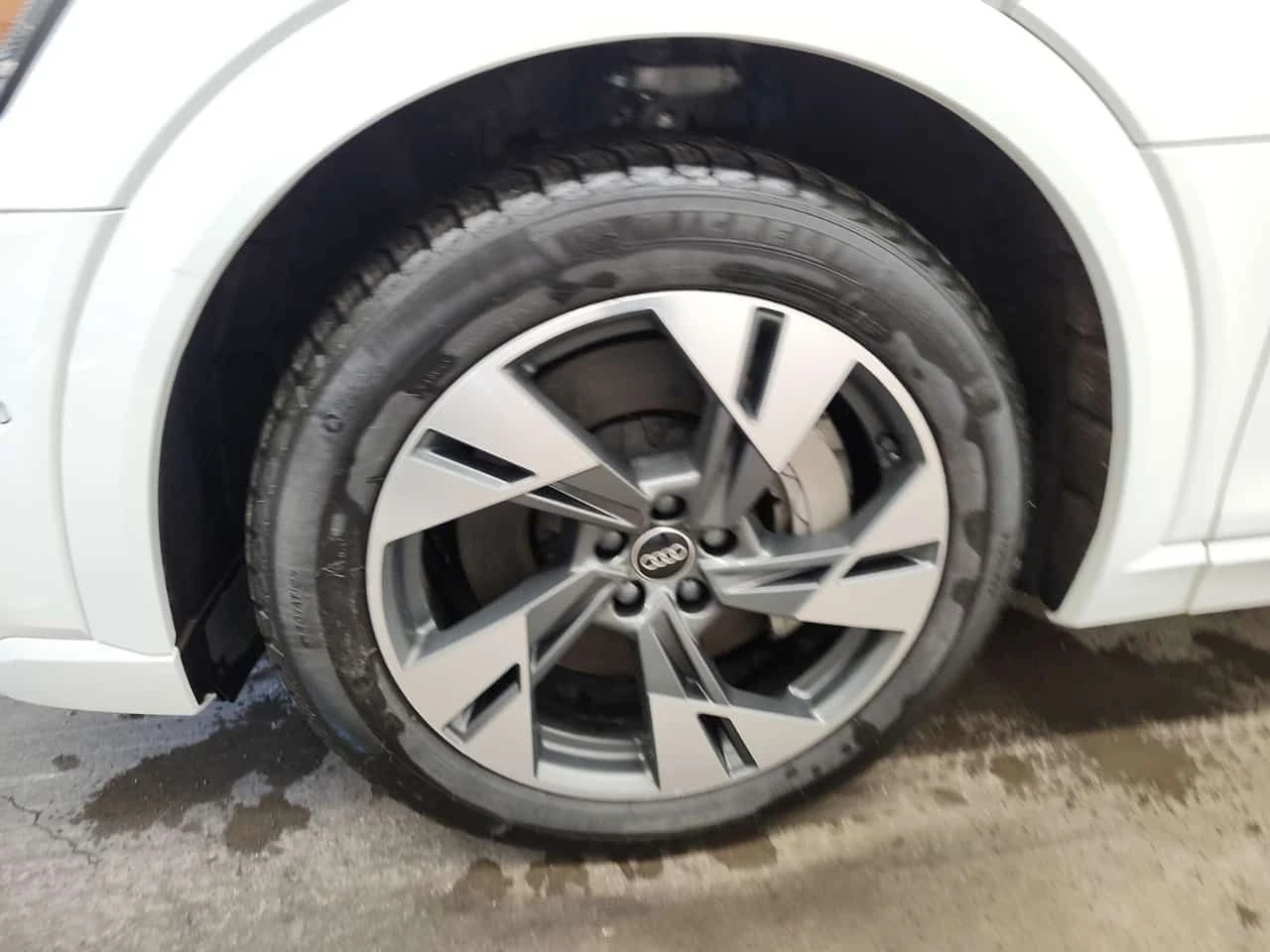 Audi E-Tron * PROGRESSIV * PANO * ОБДУХВАНЕ * 2 КЛЮЧА, снимка 6 - Автомобили и джипове - 54612109