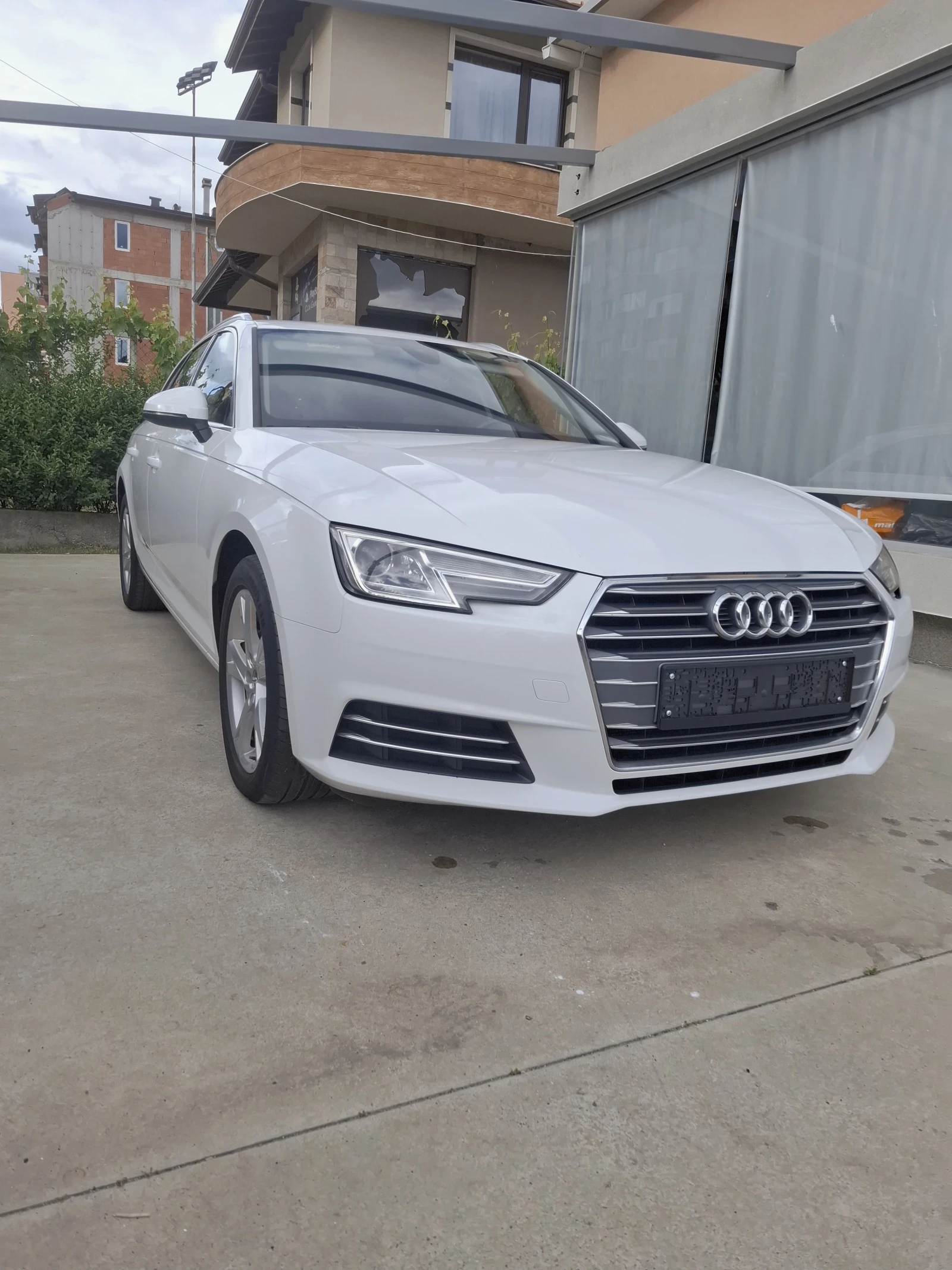 Audi A4, снимка 3 - Автомобили и джипове - 54645682