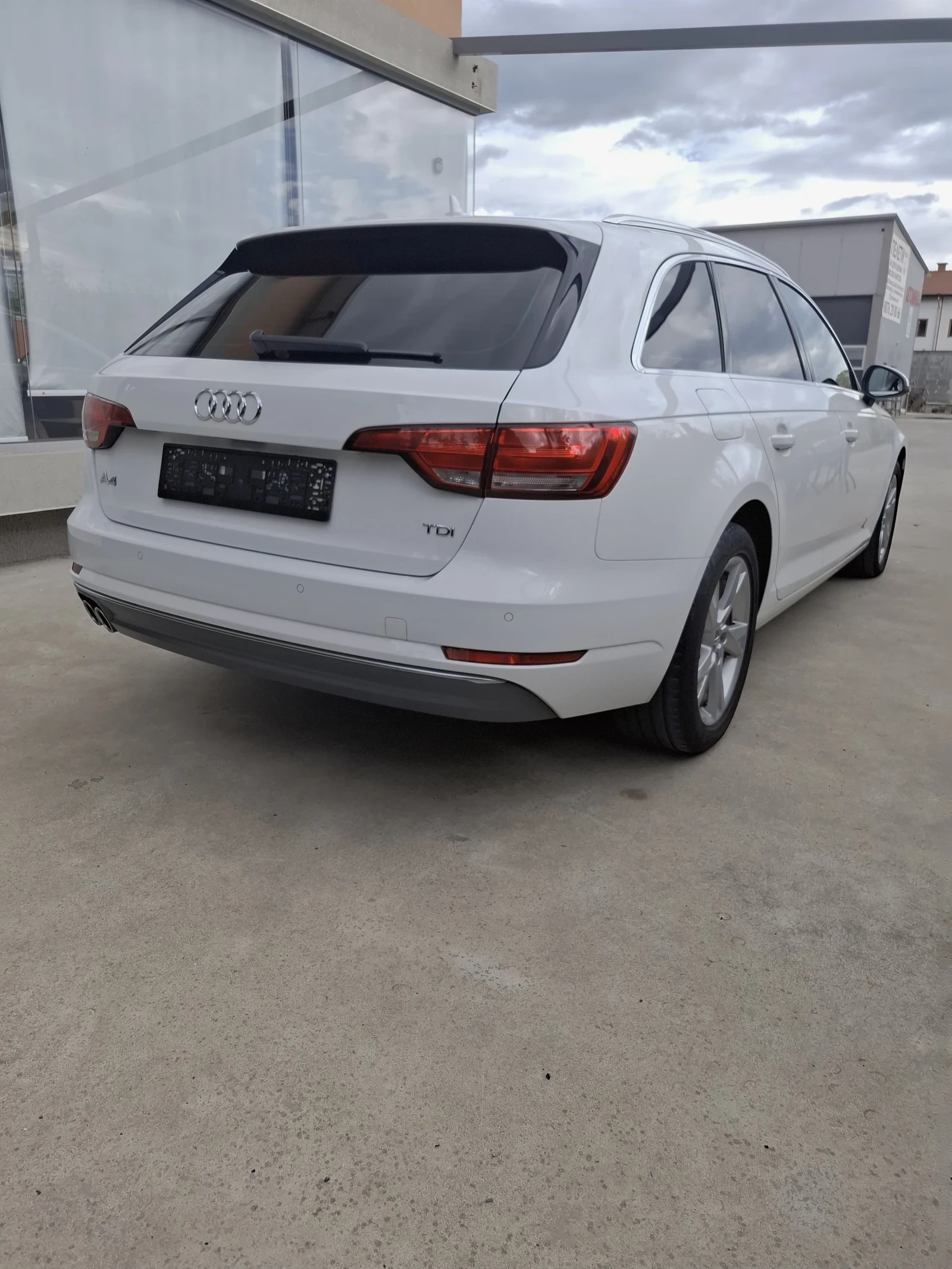 Audi A4, снимка 5 - Автомобили и джипове - 54645682