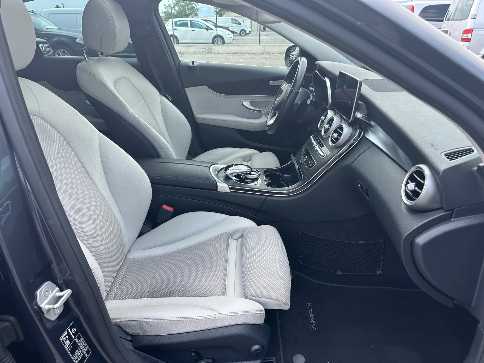 Mercedes-Benz C 220 AMG PACK* KEYLESS* BLIND SPOT* ECO, снимка 11 - Автомобили и джипове - 54781998