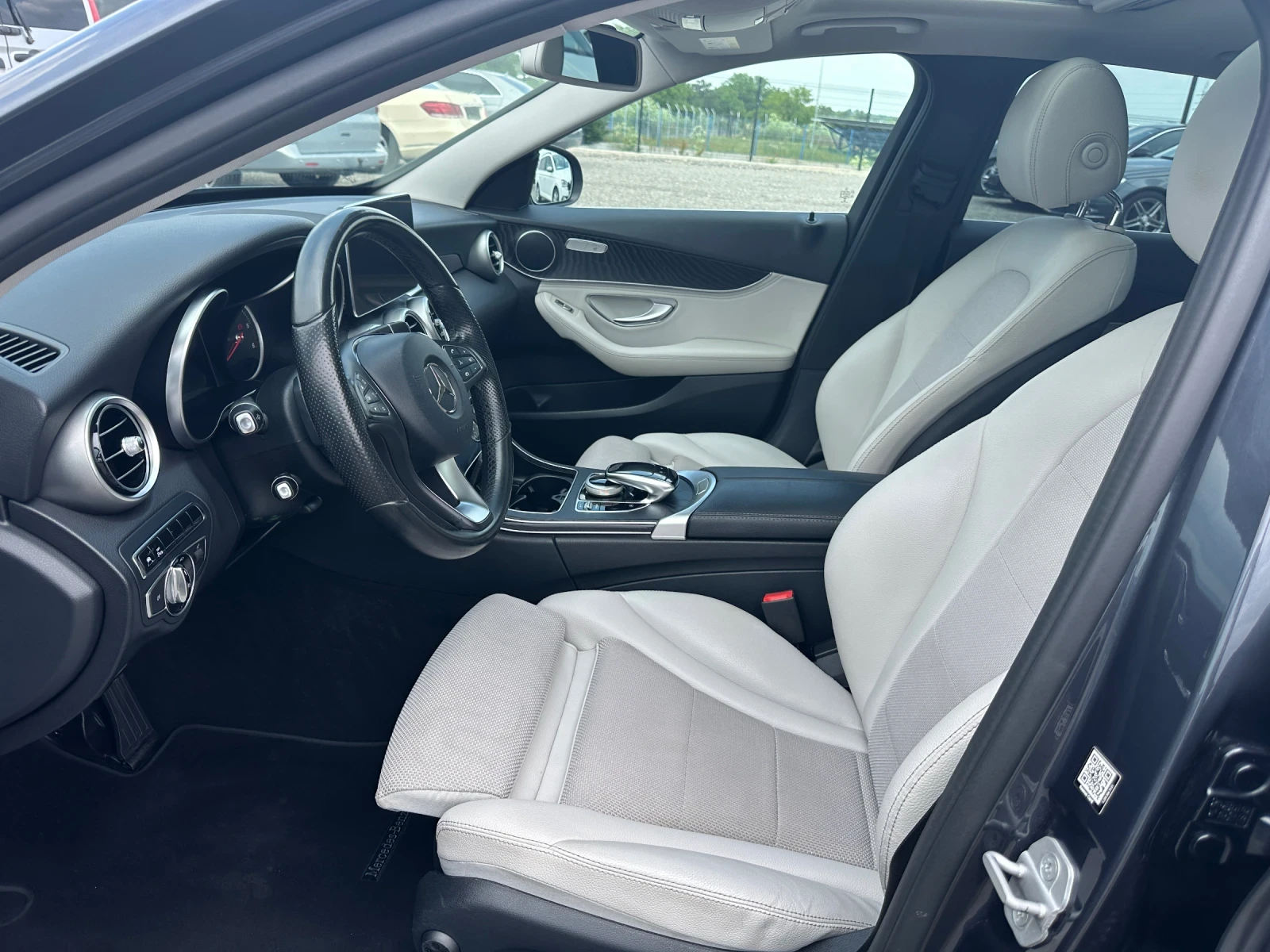 Mercedes-Benz C 220 AMG PACK* KEYLESS* BLIND SPOT* ECO, снимка 9 - Автомобили и джипове - 54781998