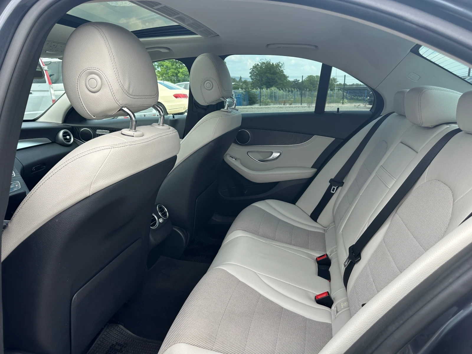Mercedes-Benz C 220 AMG PACK* KEYLESS* BLIND SPOT* ECO, снимка 15 - Автомобили и джипове - 54781998