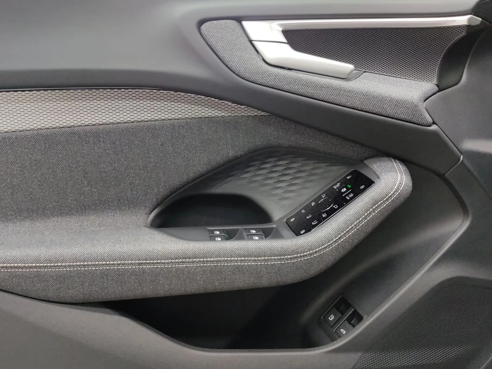 Audi A5 E-HYBRID / AVANT / MMI DISPLAY / S- LINE/ MATRIX /, снимка 4 - Автомобили и джипове - 55318723