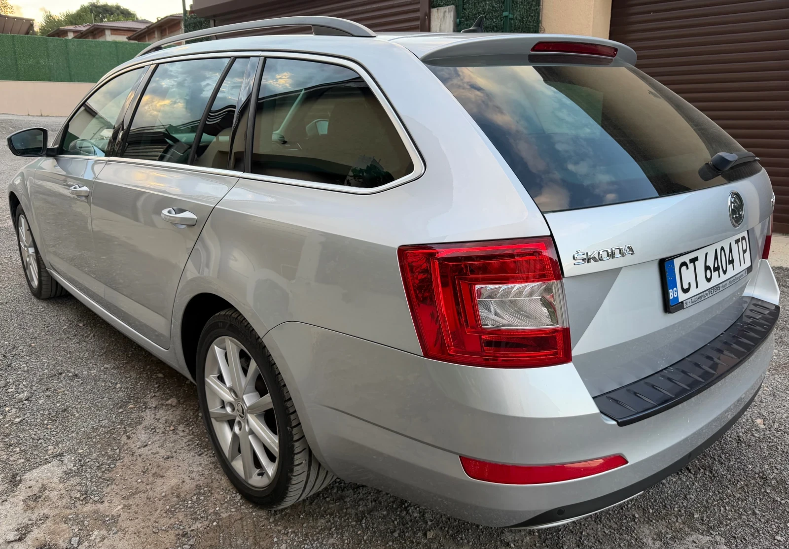 Skoda Octavia 1.6TDI DSG Automatic XENON, снимка 9 - Автомобили и джипове - 55417512
