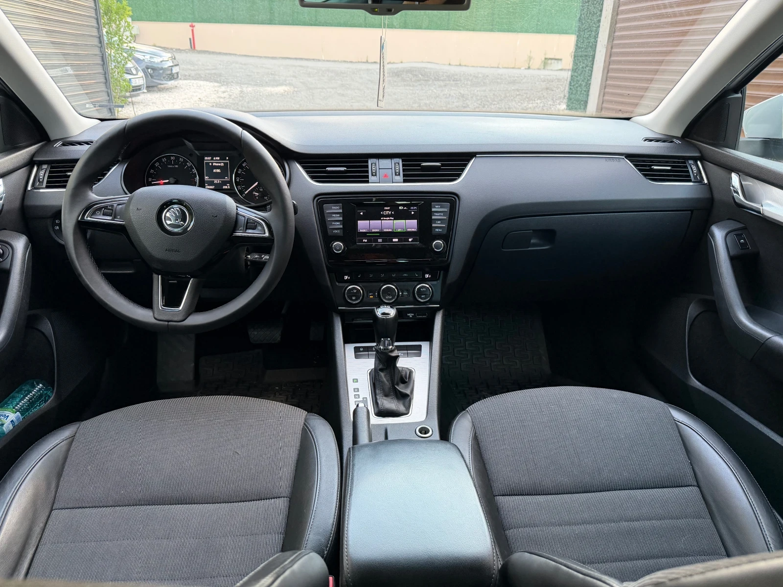 Skoda Octavia 1.6TDI DSG Automatic XENON, снимка 12 - Автомобили и джипове - 55417512