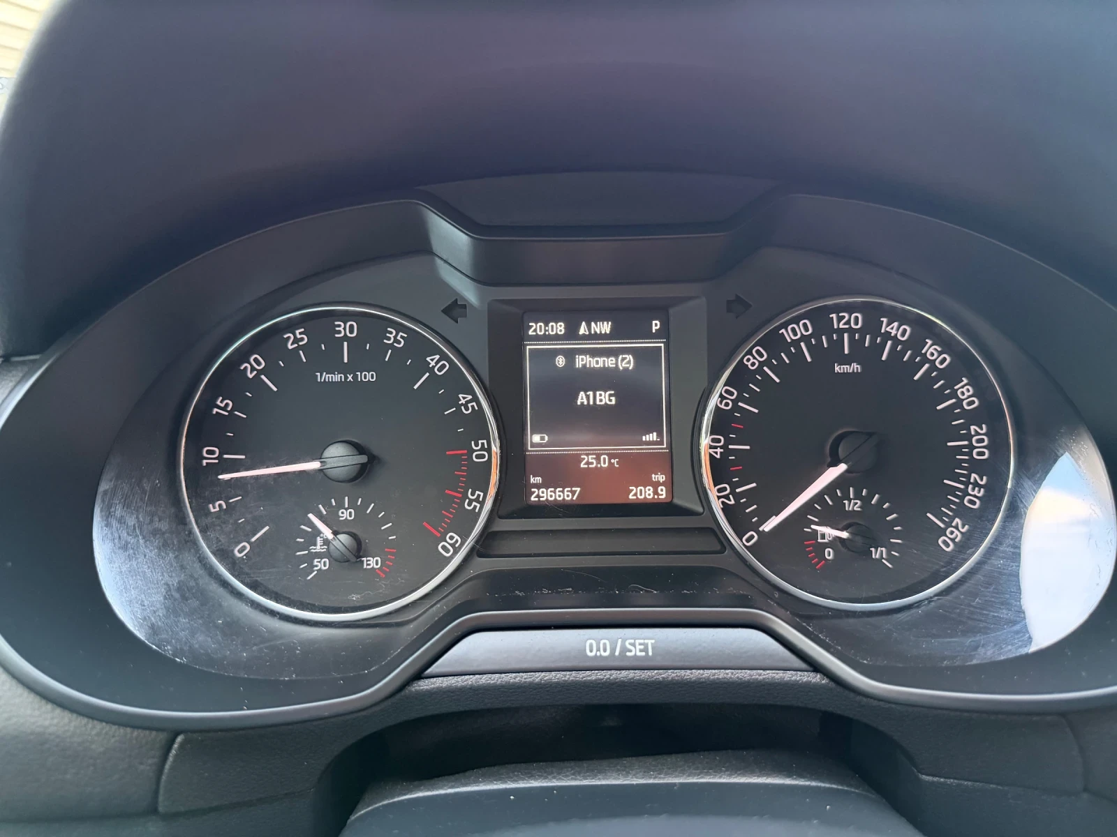 Skoda Octavia 1.6TDI DSG Automatic XENON, снимка 14 - Автомобили и джипове - 55417512