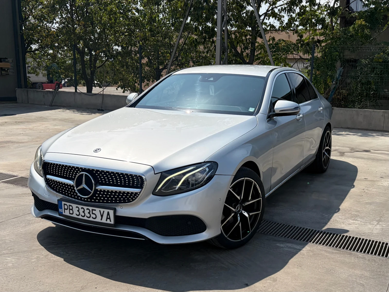 Mercedes-Benz E 220 ТОП СЪСТОЯНИЕ/ 2 компл. НОВИ гуми / БАРТЕР/