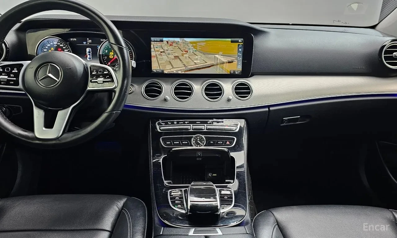 Mercedes-Benz E 300 * Avantgarde * КРАЙНА ЦЕНА ДО БЪЛГАРИЯ, снимка 17 - Автомобили и джипове - 55886397