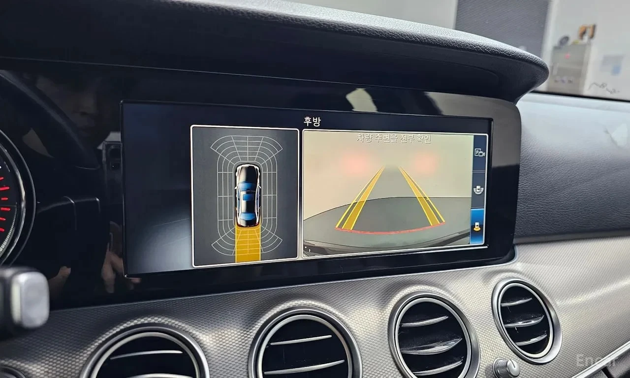 Mercedes-Benz E 300 * Avantgarde * КРАЙНА ЦЕНА ДО БЪЛГАРИЯ, снимка 13 - Автомобили и джипове - 55886397