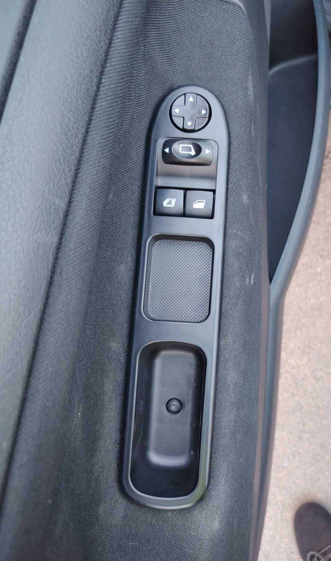 Peugeot 207, снимка 12 - Автомобили и джипове - 55980906