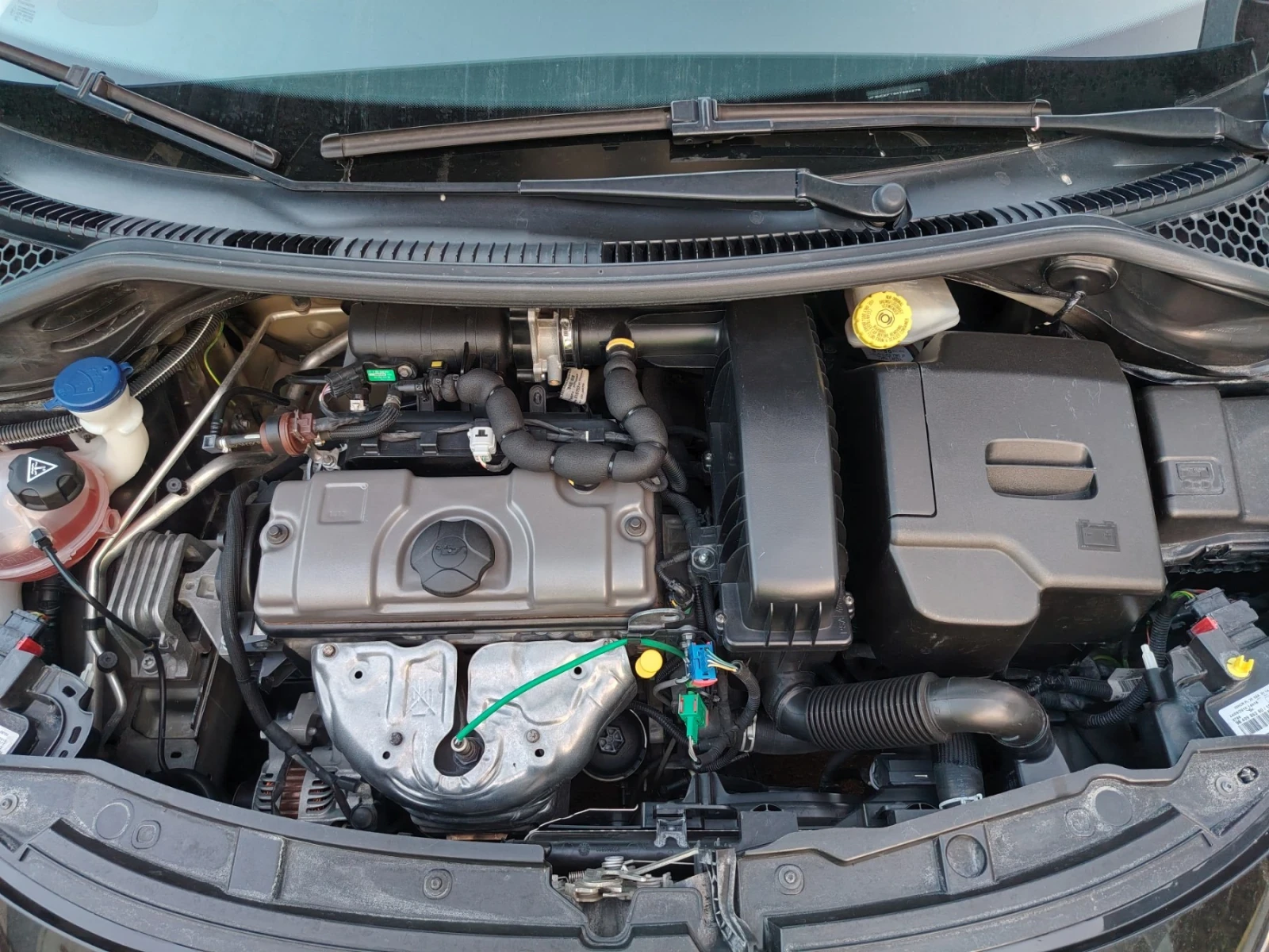 Peugeot 207, снимка 15 - Автомобили и джипове - 55980906