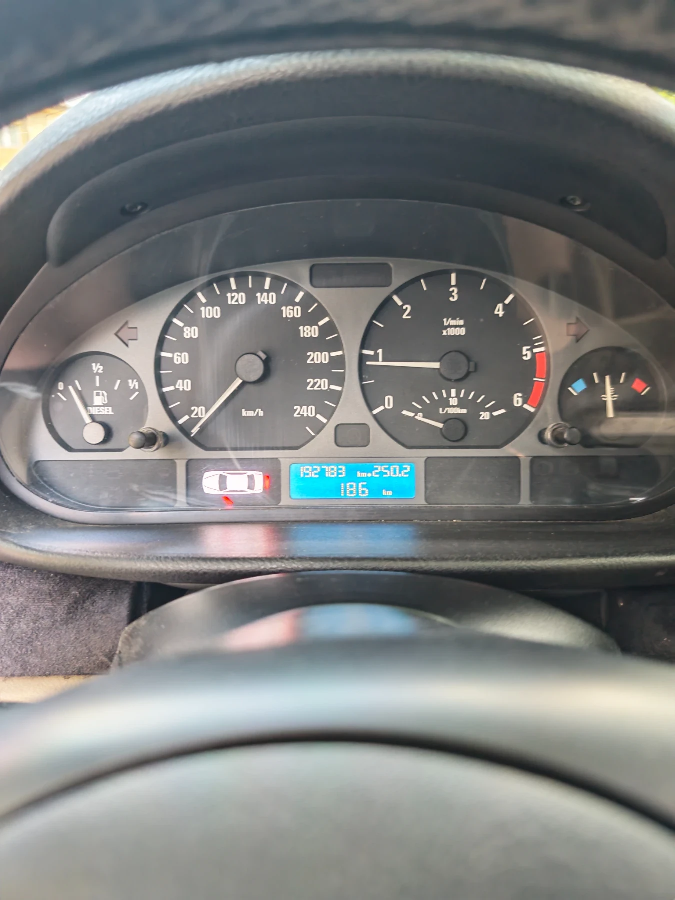 BMW 320, снимка 9 - Автомобили и джипове - 56105051