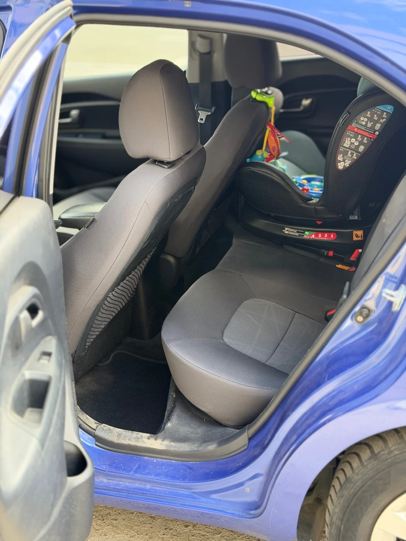 Kia Rio 1.4 CRDI 90k.c., снимка 6 - Автомобили и джипове - 56180409