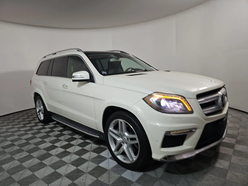 Mercedes-Benz GL 500 AMG* PACK* 3TV* ПОДГРЕВ* ОБДУХВАНЕ* МАСАЖ* КАМЕРА*, снимка 3 - Автомобили и джипове - 52430934