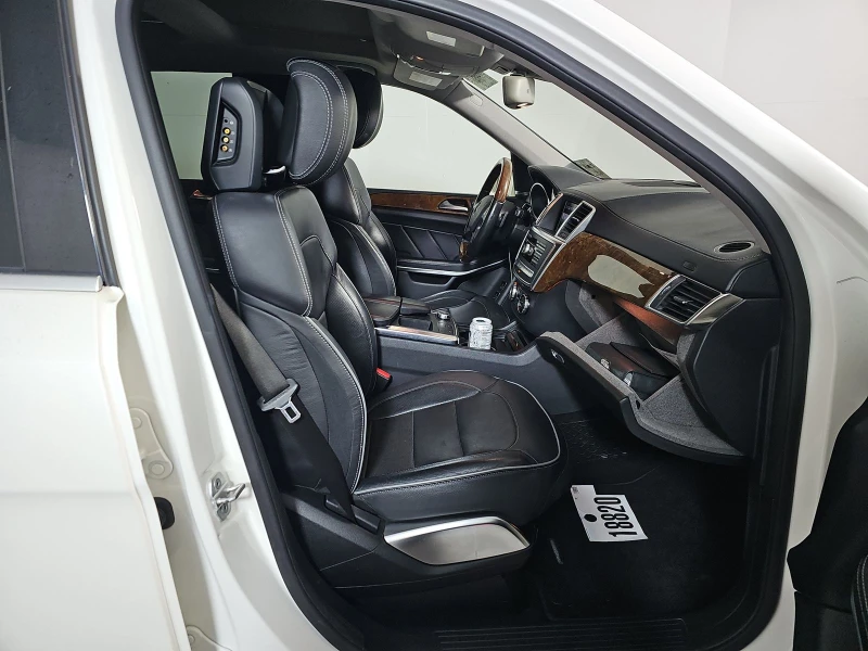 Mercedes-Benz GL 500 AMG* PACK* 3TV* ПОДГРЕВ* ОБДУХВАНЕ* МАСАЖ* КАМЕРА*, снимка 11 - Автомобили и джипове - 52430934